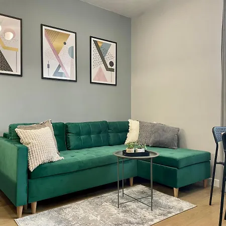 Przytulny Niedaleko Dworca Pkp Апартаменты *